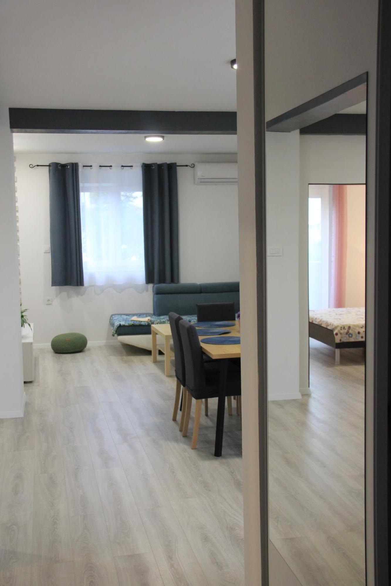 Milwe Apartment Razanac Exterior photo